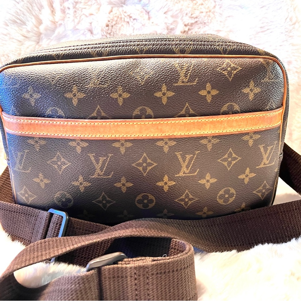 LV Reporter bag